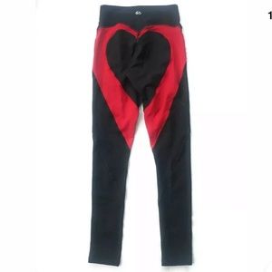 Kathyana Athletics leggings small hearts black red